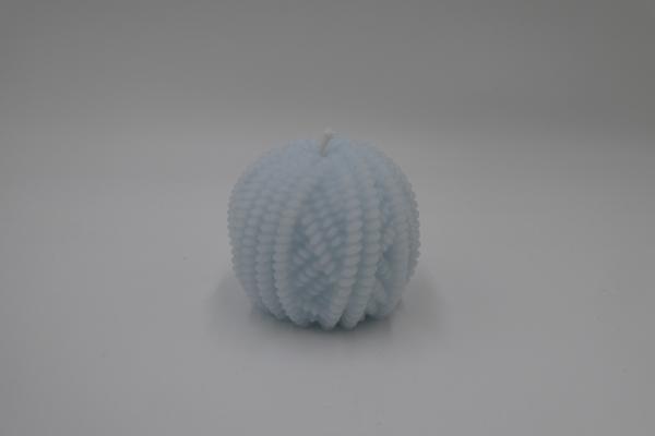 Wollknäuel pastell blau