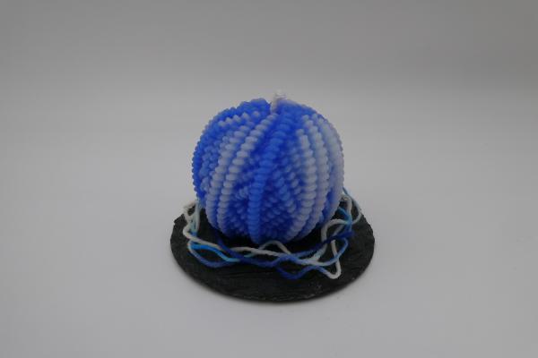 Wollknäuel blau-weiss